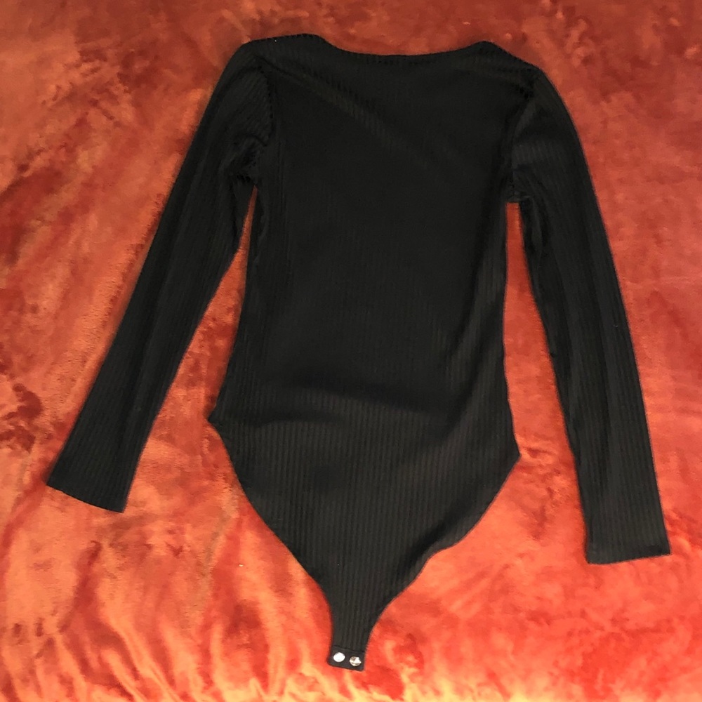 black long sleeve bodysuit